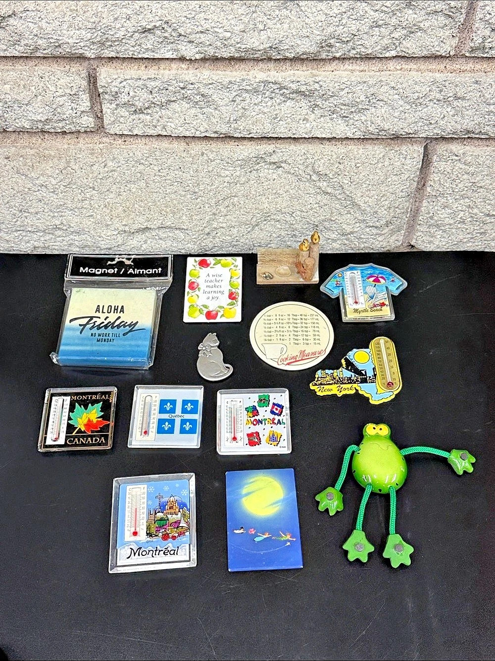 Lot of 13 Vintage & Souvenir Fridge Magnets Montreal Quebec USA Thermometers Fro